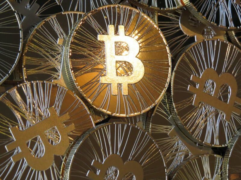 RecruitBlock hiring crypto compliance professionals for blockchain and Web3 companies – leading the way in crypto regulation recruitment.