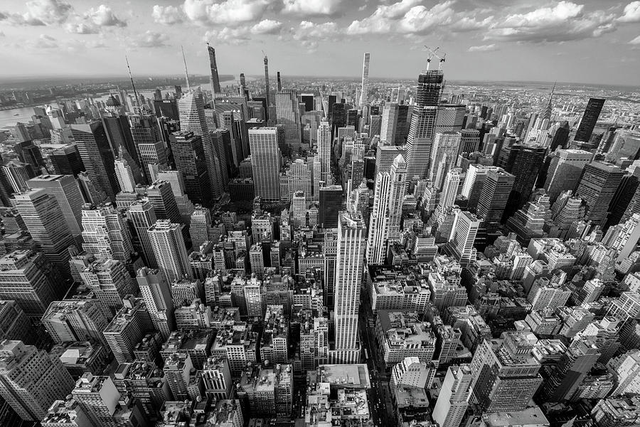 New York skyline image representing RecruitBlock’s executive search services, specializing in recruiting top talent for crypto, blockchain, and Web3 industries across the U.S.